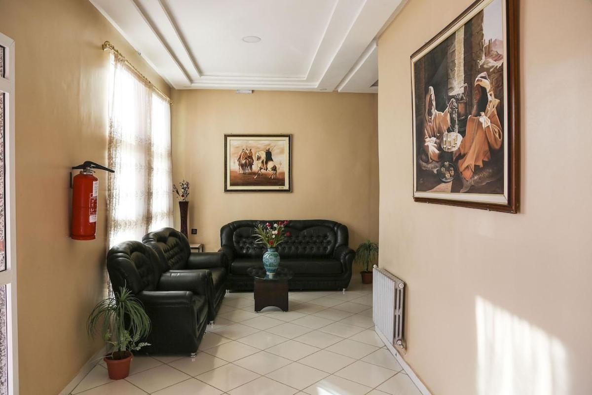 Hotel La Pomme Zaida Bagian luar foto