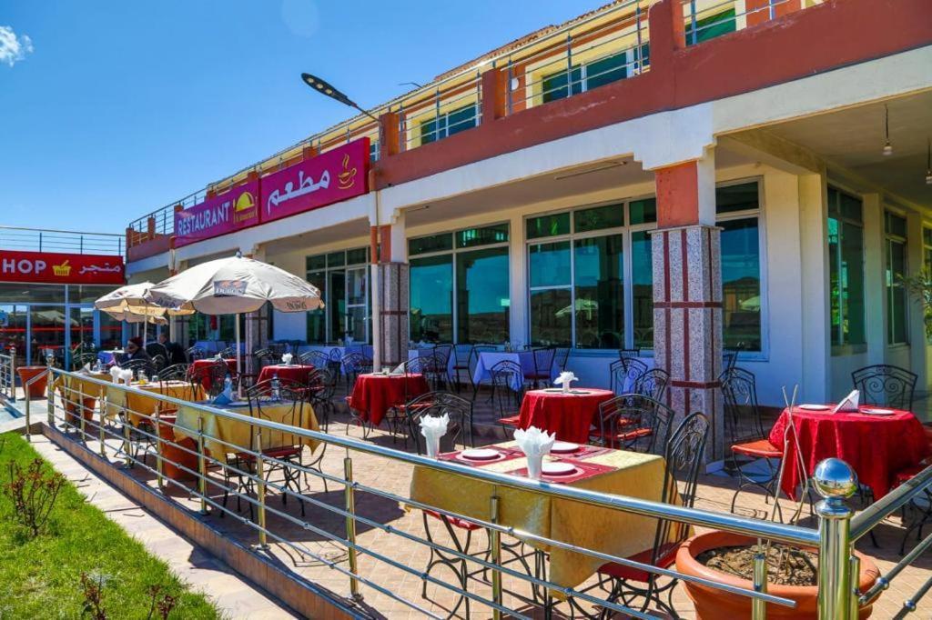 Hotel La Pomme Zaida Bagian luar foto