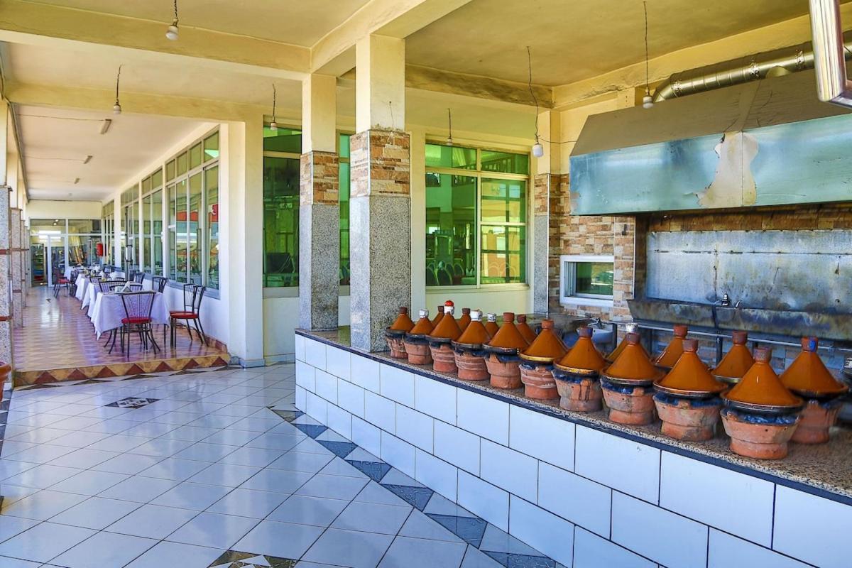 Hotel La Pomme Zaida Bagian luar foto